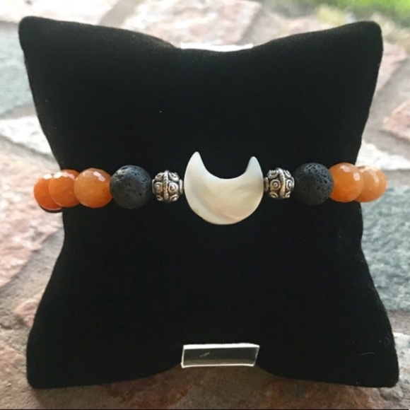 Mother of pearl moon tangerine carnelian bracelet - Picture 3 of 8